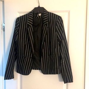 Black and white H&M blazer